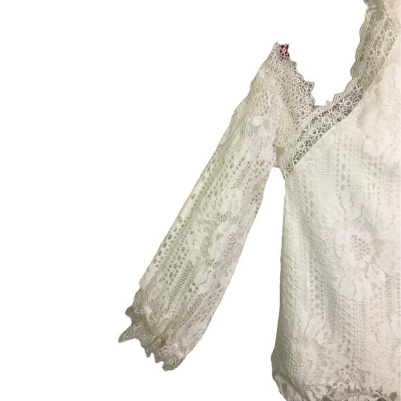 Sugar Lips Blouse Womens Size XS Ivory Lace Cold Shoulder Halter Neck NWT $52 - Picture 6 of 10